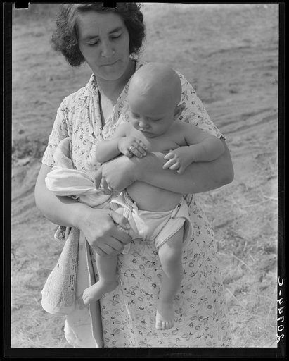 Oregon, Josephine County, near Grants Pass. Hop picker's family. They live in grower's camp. See general caption number 45