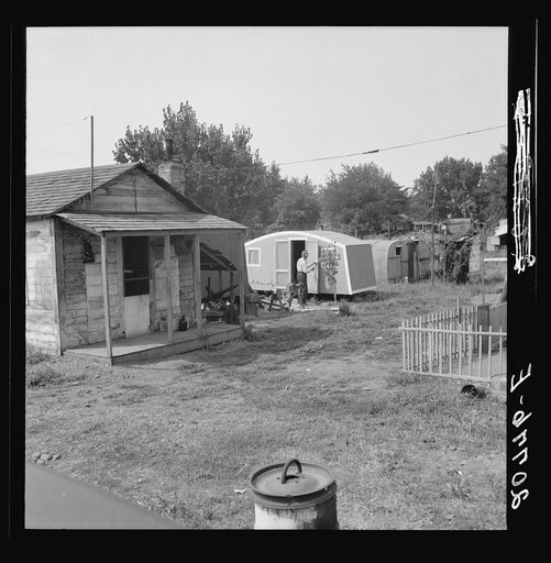 Washington, Yakima shacktown, (Sumac Park) is one of several large shacktown communities around Yakima. General caption number 26