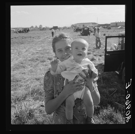 Migrant potato pickers. Tulelake, Siskiyou County, California. General caption number 63-1