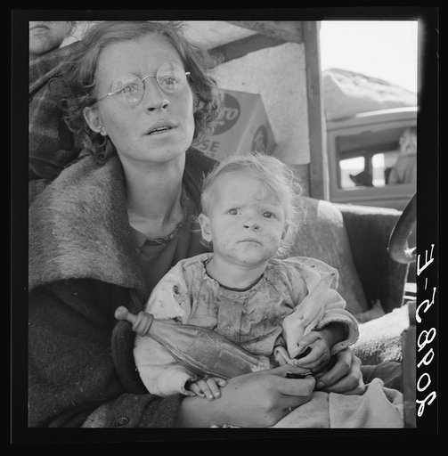 Mother and baby of family on the road. Tulelake, Siskiyou County, California. General caption number 65