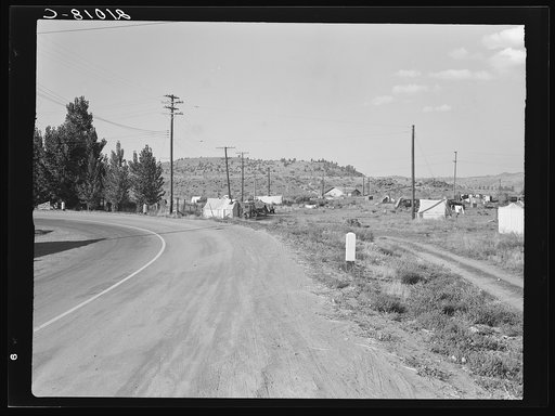 Squatter camp before season opens. Malin, Klamath County, Oregon. General caption number 64