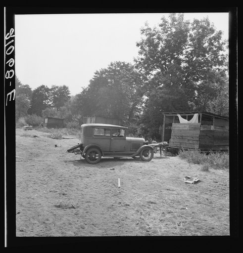 Untitled photo, possibly related to: Part of the lineup at paymaster's window at noon. Hop pickers are paid off daily. Near Grants Pass, Josephine County, Oregon. General caption number 45-11