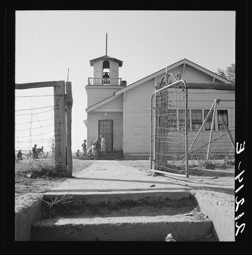 Entrance to Lincoln Bench School. Near Ontario, Malheur County, Oregon. General caption number 69