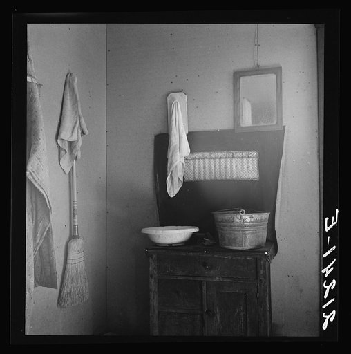 Another corner of Soper kitchen. Willow Creek area, Malheur County, Oregon. General caption number 72