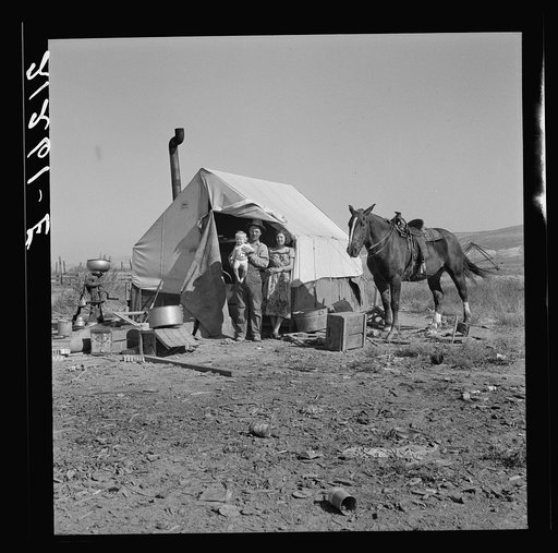 Untitled photo, possibly related to: The Fairbanks home (FSA - Farm Security Administration). Willow Creek area, Malheur County, Oregon. General caption number 66