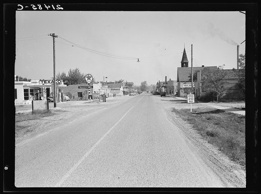Main street of Nyssa, Oregon, on Saturday afternoon