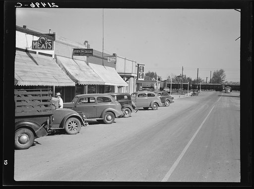Main street of Nyssa, Oregon. Saturday afternoon