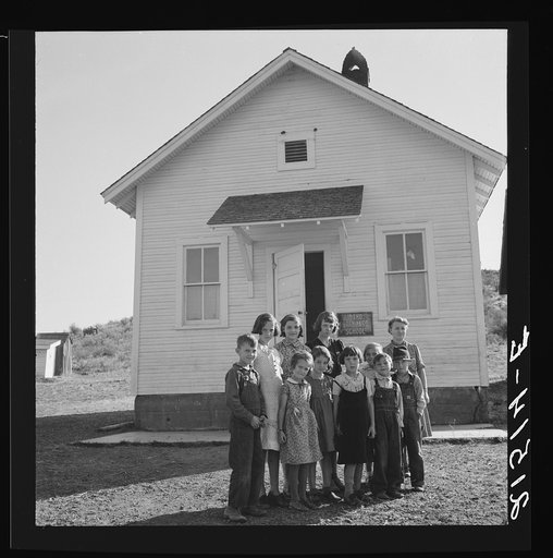 Jacknife School, Gem County, Idaho. Eleven pupils, two of them children of families belonging to Ola self-help sawmill co-op. General caption 48