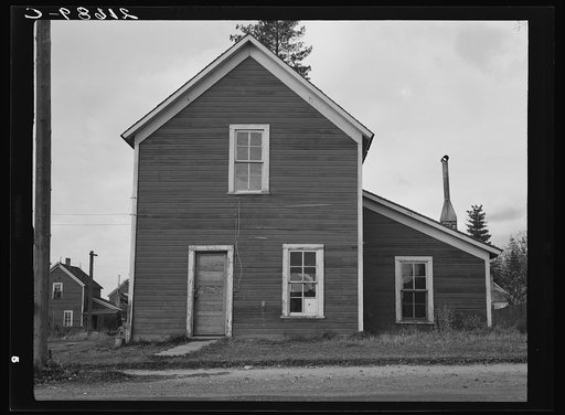 Sandpoint, Bonner County, Idaho. Many of those dependent on the mill have turned to small stump farming and many have been forced on relief. In this town the Humbird Lumber Company shut down in 1930