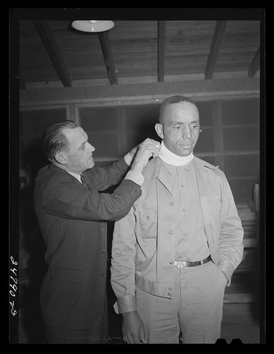 First aid classes at community center. FSA (Farm Security Administration) camp, Robstown, Texas