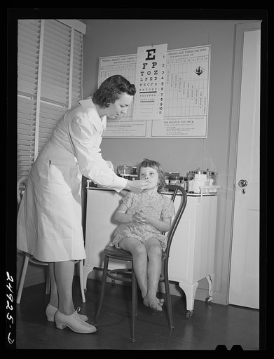 Harlingen, Texas. FSA (Farm Security Administration) camp. Nurse and patient