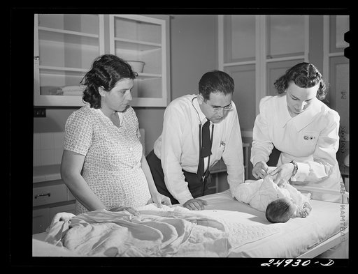 Harlingen, Texas. FSA (Farm Security Administration) camp. Clinic examination