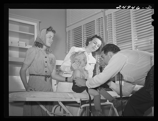 Harlingen, Texas. FSA (Farm Security Administration) camp. Clinic patient