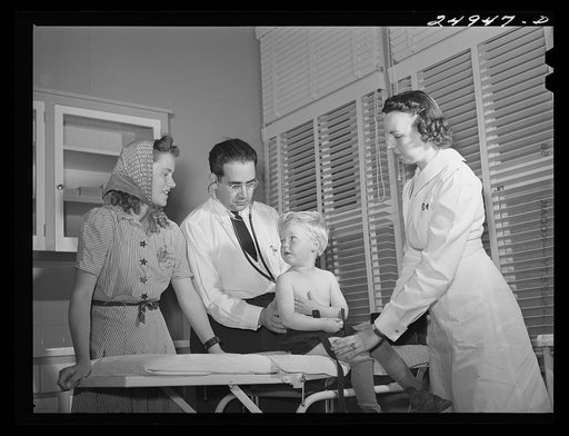 Harlingen, Texas. FSA (Farm Security Administration) camp. Clinic patient