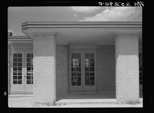 Rammed earth house at Gardendale, Alabama