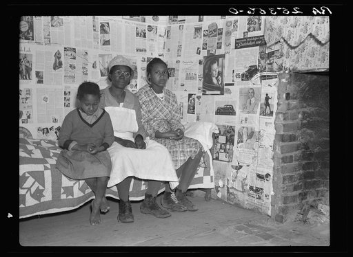 Negroes at Gees Bend, Alabama. Descendants of slaves of the Pettway plantation. They are still living very primitively on the plantation