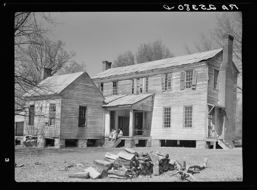 Home of the Pettways, now inhabited by Negroes. At Gees Bend, Alabama