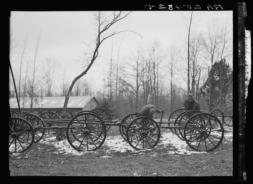 Untitled photo, possibly related to: Farmers at Skyline Farms, Jackson County, Alabama