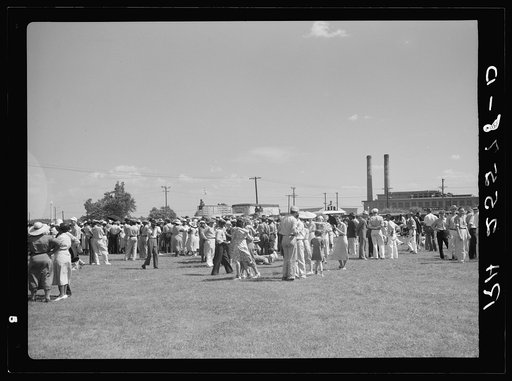 Untitled photo, possibly related to: Packing company strike. Cambridge, Maryland