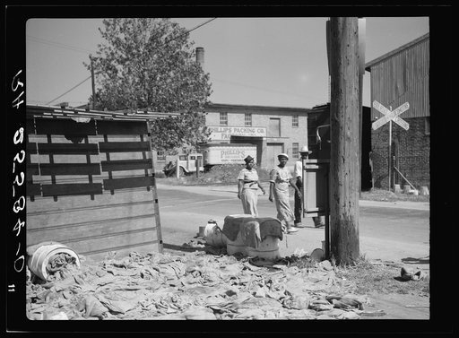 Untitled photo, possibly related to: Packing company strike. Cambridge, Maryland