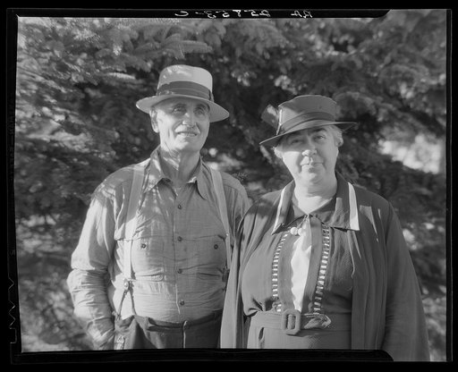 Mr. and Mrs. William Moore. Rockland, Maine