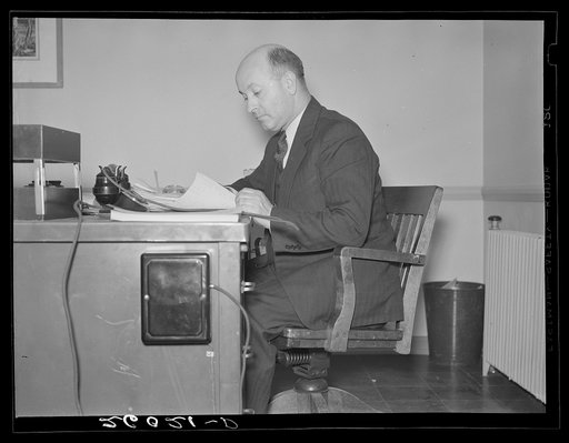 Roy Braden, community manager. Greenbelt, Maryland