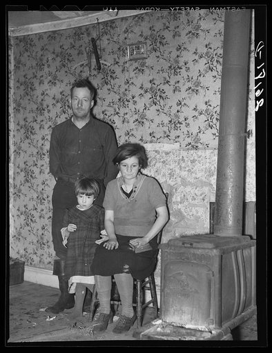 Ralph Wallace, wife and child. Oswego County, New York