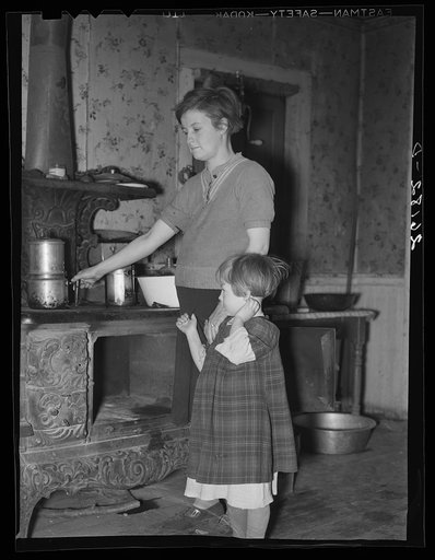 Mrs. Wallace and daughter. Oswego County, New York