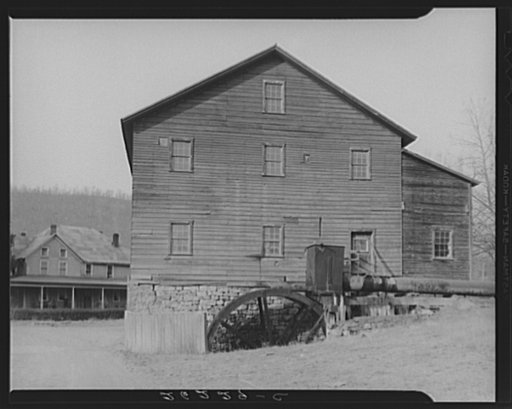 Walter Bennett's mill, continuous operation for over 100 years. This mill has not been profitable for the past twenty years because the area is being abandoned by farmers. Chaneysville, Pennsylvania