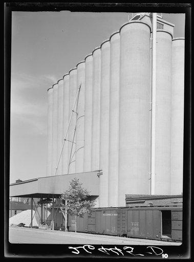 Grain elevator. Vincennes, Indiana