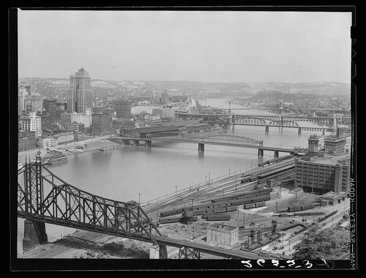 Looking north. Monongahela River, Pittsburgh, Pennsylvania