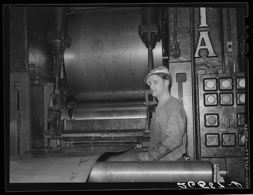 Steel worker at rolling mill. Pittsburgh, Pennsylvania