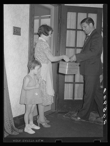 Clifford Shorts leaving for work. Aliquippa, Pennsylvania