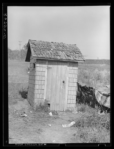 Privy behind farm laborer's shack. "Eighty Acres," Glassboro, New Jersey