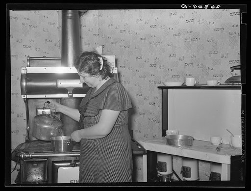 Wife of WPA (Works Progress Administration) worker. Bush, Illinois