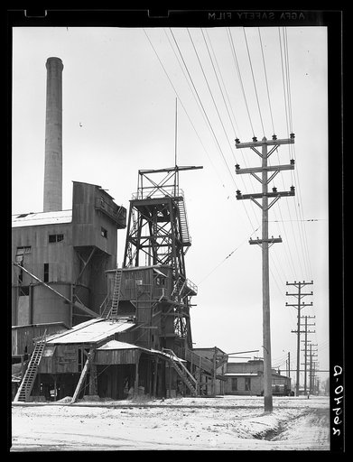 West Mine, West Frankfort, Illinois. Now abandoned. This mine has been down about a year. General caption: Many of the miners displaced by machinery in the larger mines are left stranded after mines are abandoned; have opened shallow primitive workings on the coal seam where it occurs close to the s