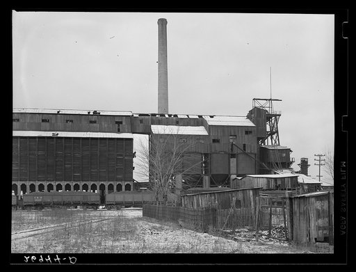 West Mine, West Frankfort, Illinois. Now abandoned. This mine has been down about a year. See 26940-D