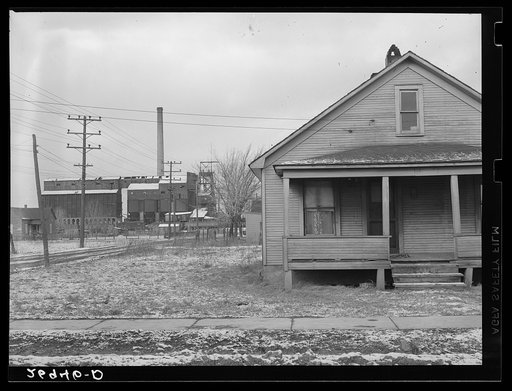 West Mine, West Frankfort, Illinois. Now abandoned. This mine has been down about a year. See 26940-D
