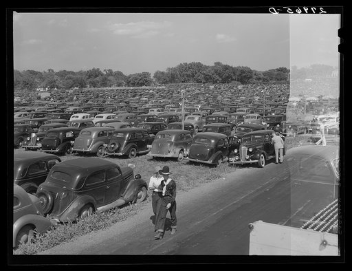 Parking ground at Iowa State Fair. Des Moines, Iowa