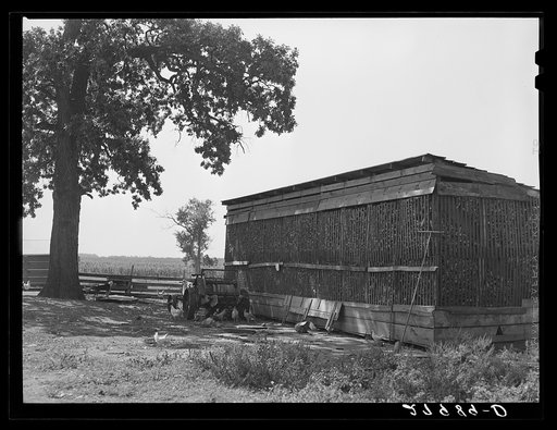 Corn crib. Grundy County, Iowa
