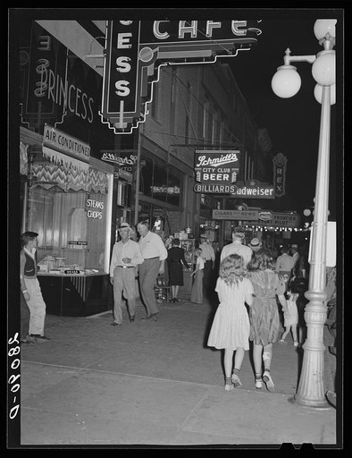 Untitled photo, possibly related to: Farmers on main street, Saturday night. Iowa Falls, Iowa