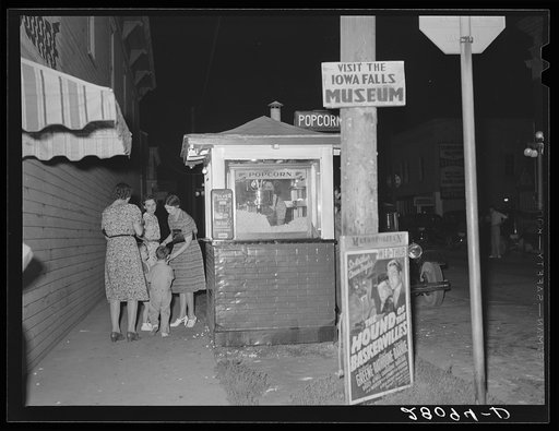 Popcorn stand. Iowa Falls, Iowa