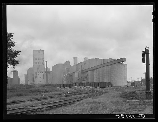 Untitled photo, possibly related to: Grain elevators. Saint Paul, Minnesota