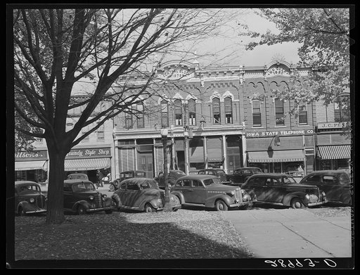 Stores opposite courthouse. Grundy Center, Iowa