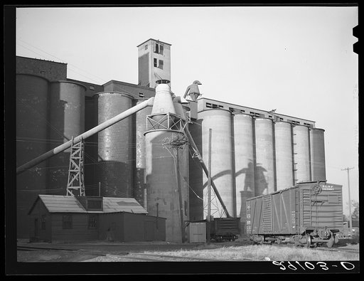 Grain elevator. Kansas City, Missouri