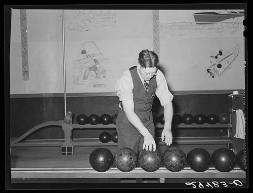 Choosing ball. Bowling alley, Clinton, Indiana