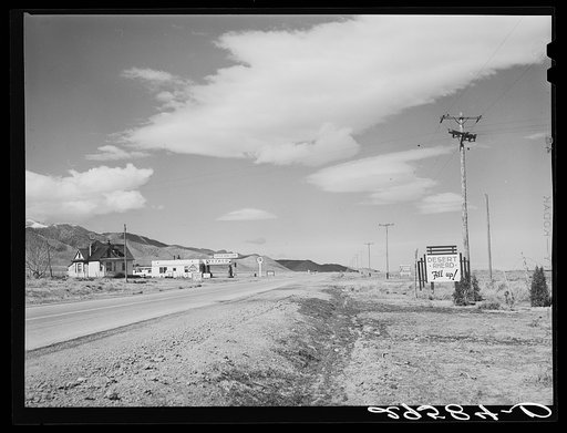 Road leading to Salt Lake Desert, Utah