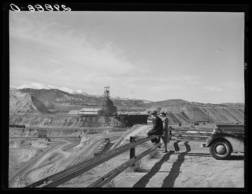 Tourists viewing copper pit. Ruth, Nevada