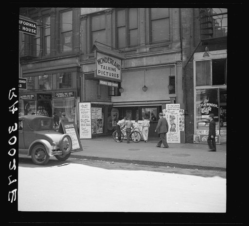 Street scene. Minneapolis, Minnesota
