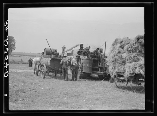 Threshing machinery and crew near Kewanee, Illinois